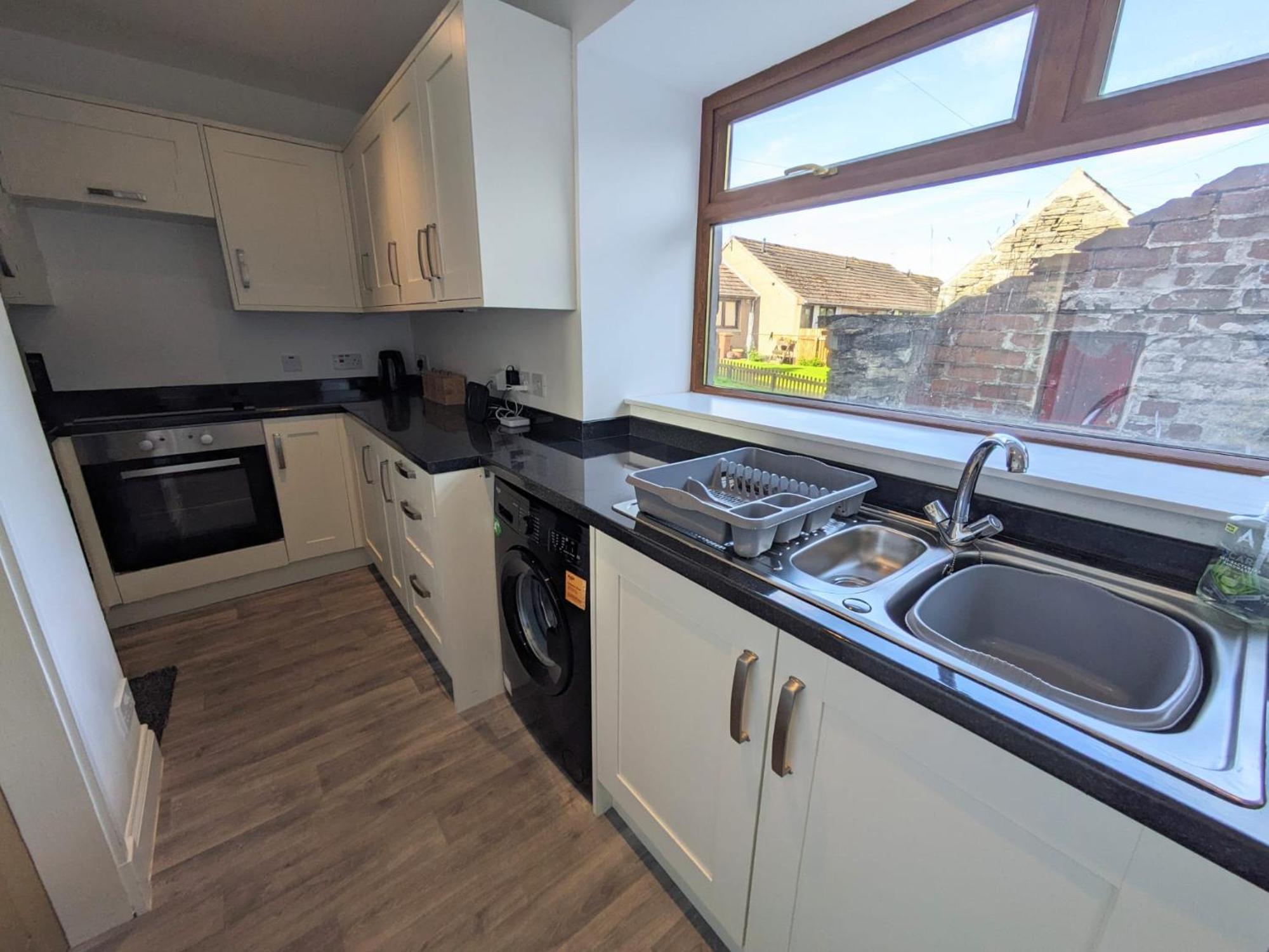 2 Bedroom Townhouse With Seaview On The Nc500 Wick Wick  Bagian luar foto